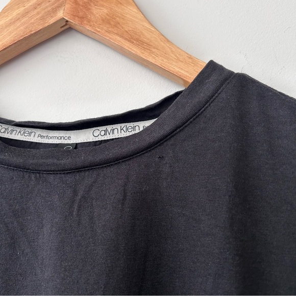 Boxy Cropped T-shirt by CALVIN KLEIN PERFORMANCE - Picture 5 of 6